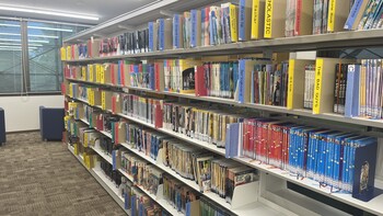 長岡技術科学大学図書館_英語多読コーナー2
